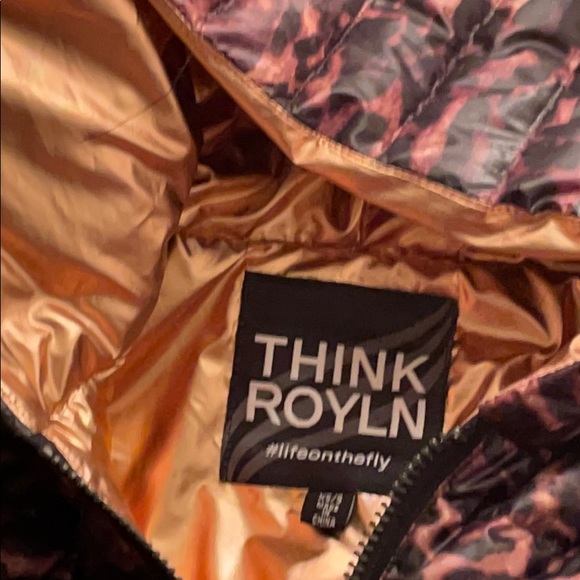 Leopard puffer cape with (rose gold) liner - Picture 2 of 4